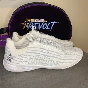 REBEL REVOLT - Cheer Shoes - 7.5 women's with bag